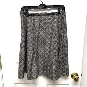 Banana Republic Skirt Black Cream Geometric Ruffle Waist Pleats, Women's Size 2